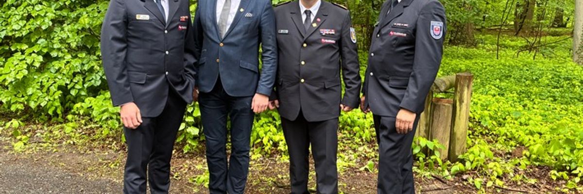 FW-OLL: Himmelfahrtsausmarsch startet 5 Uhr in der früh - neue Uniform der Feuerwehr Wildeshausen im Einsatz