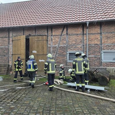 FW-WRN: Löschgruppe Langern übte mit Löschzug aus Selm