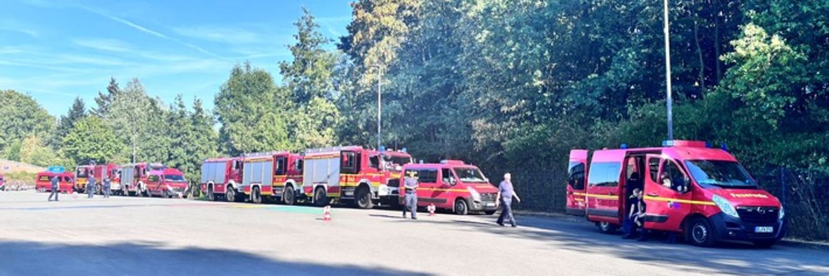 FW-GE: Verlegung der Bezirksbereitschaft 2 Coesfeld/Gelsenkirchen für die Waldbrandbekämpfung nach Hürtgenwald (Kreis Düren)