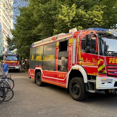 Feuerwehr MTK: Hochhauseinsatz und sechs weitere Alarmierungen halten Feuerwehren auf Trab