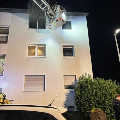 FW-KLE: Wohnungsbrand in einem Mehrfamilienhaus an der Waldstraße