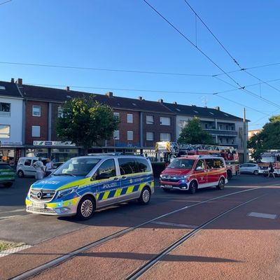 FW Dinslaken: Kellerbrand am Bahnhofsplatz