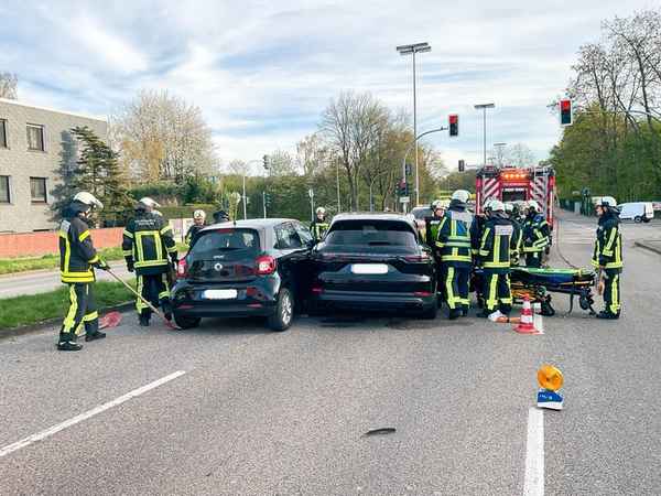 FW-BO: Verkehrsunfall auf der Berliner Straße in Wattenscheid am Mittwochabend