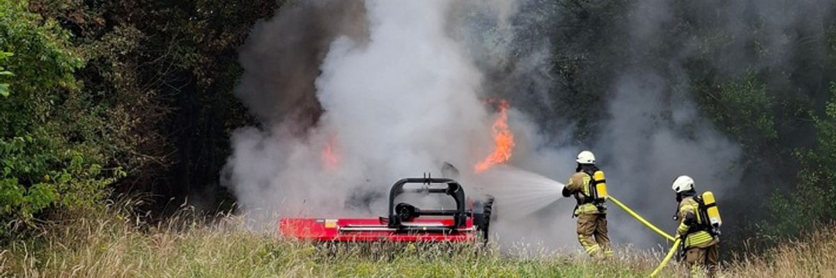 FW-Greven: Landwirtschaftliches Fahrzeug in Vollbrand