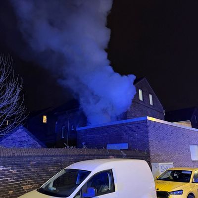 FW-GE: Bewohner stirbt bei Zimmerbrand in Schalke-Nord