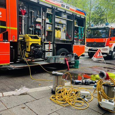FW-BN: Rauchentwicklung auf Parkdeck des Stadthauses - Wasserschaden in der Gronau.