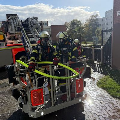 FW-BN: Brand in Mehrfamilienhaus in Bonn-Tannenbusch - drei Leichtverletzte.