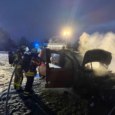 FW Weinheim: PKW Brand im Hammelsbrunnen
