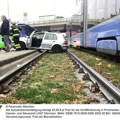 FW-M: Verkehrsunfall in der Innenstadt endet glimpflich (Neuhausen-Nymphenburg)