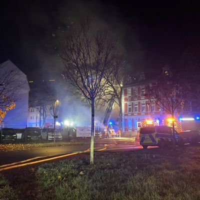 FW-GE: Vollbrand eines leerstehenden Gebäudes
