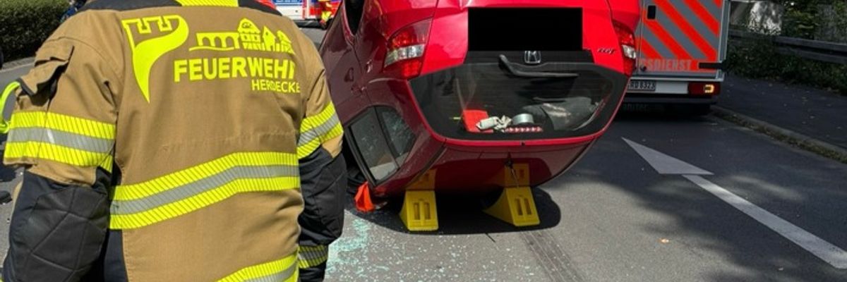 FW-EN: Schwere Verkehrsunfall am Mittag auf der Straße Herdecker Bach B54