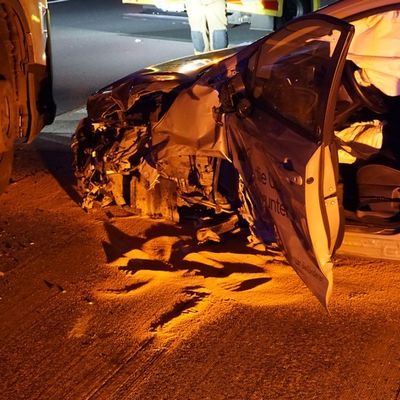 FW Ratingen: Schwerer Verkehrsunfall auf der BAB 3 mit fünf verletzten Personen