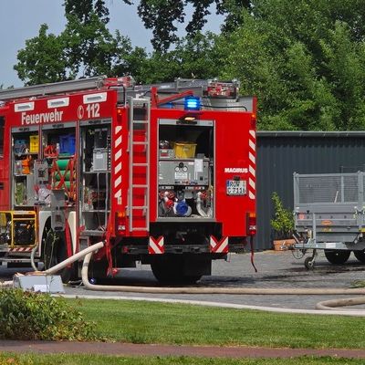 FW-ROW: Gasaustritt aus Flüssiggastank in Barkhausen