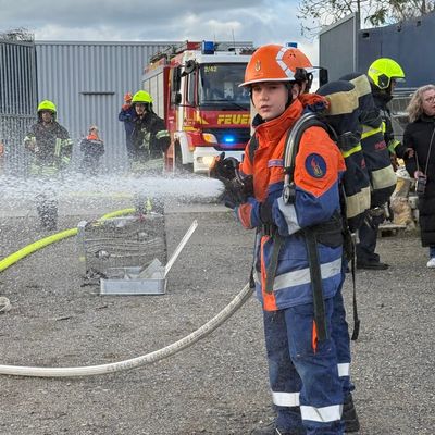 Feuerwehr MTK: 24 Stunden zwischen Übungseinsätzen und Wachalltag