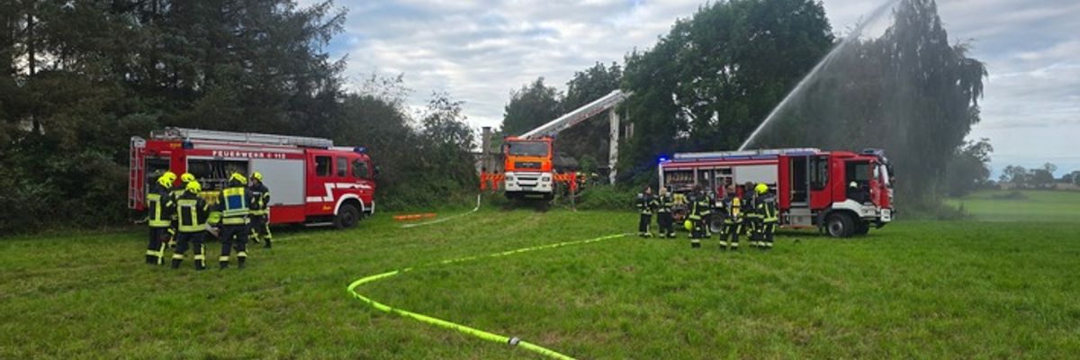 FW-RD: Feuer im Wohnhaus - eine Person verstorben