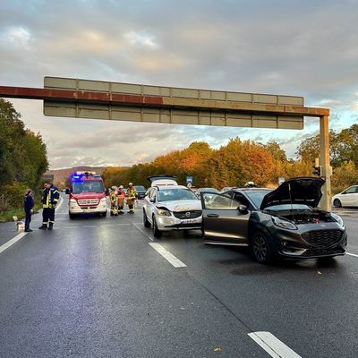 FW Weinheim: Verkehrsunfall an der Kreuzung B3/Mannheimer Straße. Weinheimer Feuerwehr im Einsatz