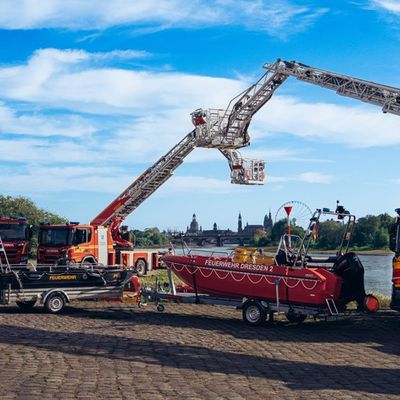 FW Dresden: Neue Einsatzmittel stärken die Feuerwehr Dresden