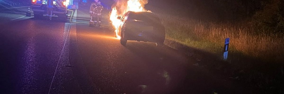 FW-Greven: PKW-Brand auf Bundesautobahn