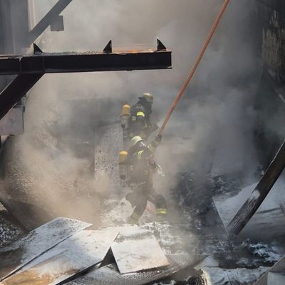 FW-M: Baumaterial in Brand (Bogenhausen)