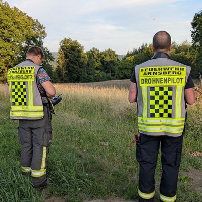 FW-AR: Interkommunale Waldbrandübung der Feuerwehren Ense und Arnsberg