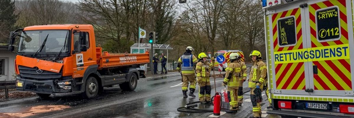 FW-DT: Verkehrsunfall auf der Paderborner Straße