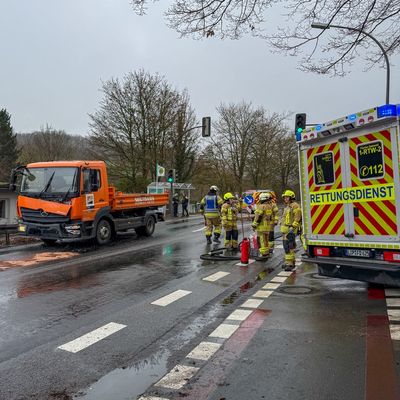 FW-DT: Verkehrsunfall auf der Paderborner Straße