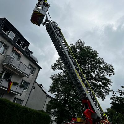FW-Velbert: Brand in Mehrfamilienhaus in Velbert-Neviges
