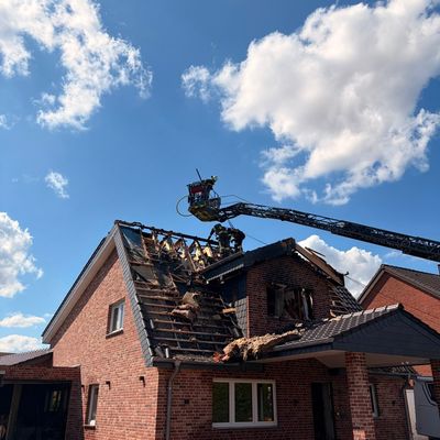 FW-WRN: Feuerwehr beendet aufwändigen Brandeinsatz an der Lessingstraße nach knapp 24 Stunden