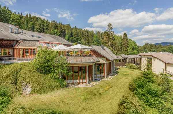 FWV BW: 70 Jahre Feuerwehrhotel Sank Florian am Titisee Ein Ort der Erholung für Feuerwehrleute und ihre Familien