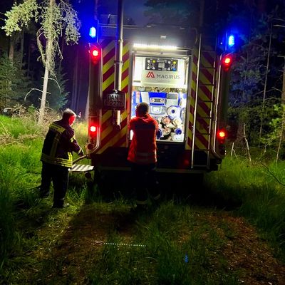 FW Lüchow-Dannenberg: +++ Lüchow-Dannenberg: Waldbrand im Gartower Forst +++ rund 5.000 qm Waldfläche betroffen +++ Erinnerungen an 1975 werden wach +++