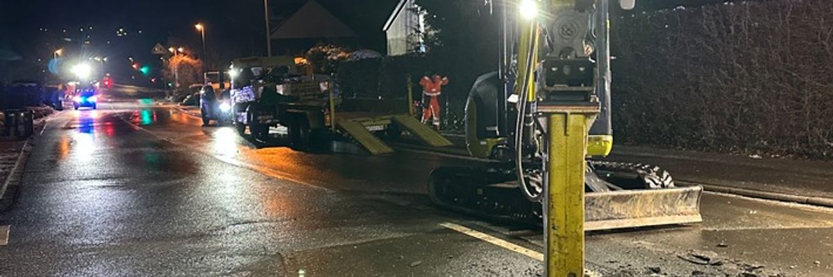 FW-EN: Wasserrohrbruch unter der Bochumer Straße