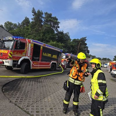 Feuerwehr MTK: Ausbildung unter Realbedingungen: Intensives Übungswochenende auf Europas größtem Übungszentrum