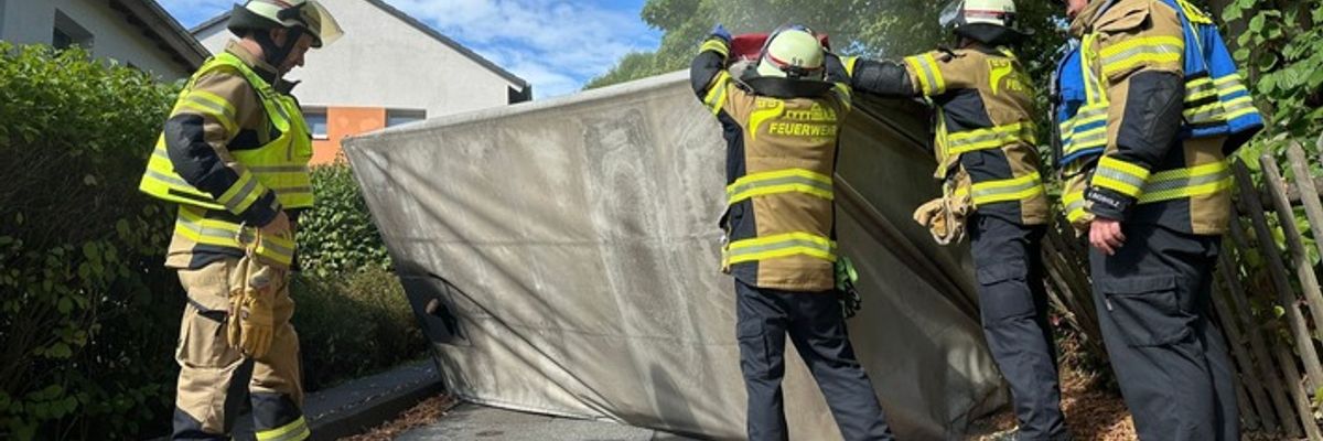 FW-EN: Verkehrsunfall mit auslaufenden Betriebsmitteln am Nierkamp