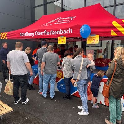 FW Weinheim: Weinheimer Feuerwehr feiert erfolgreichen Kick-off ihres ersten Sammelalbums