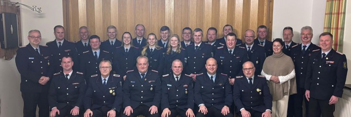 FFW Bergen: Ortsfeuerwehr Offen wählt neue Ortsbrandmeister - Zahlreiche Ehrungen für verdiente Feuerwehrkameraden