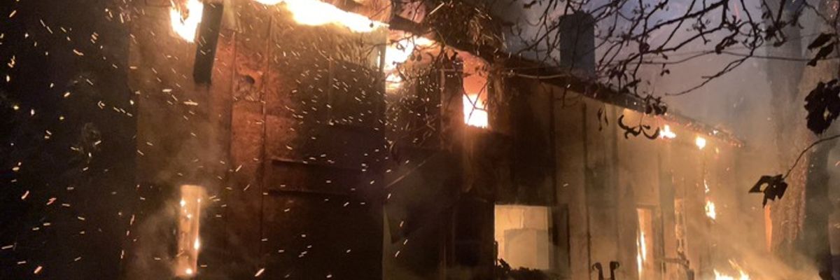 FW-DO: Dortmund - Wickede Gebäude im Vollbrand