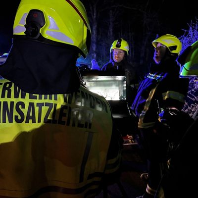 FW Wenden: Verkehrsunfall mit eingeklemmter Person: Einsatz der Drohneneinheit der Feuerwehr Wenden