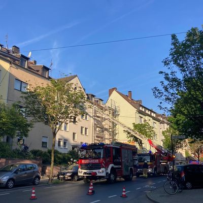 FW-EN: Verkehrsunfall und Brand im Gebäude - Feuerwehr Hattingen zweimal im Einsatz
