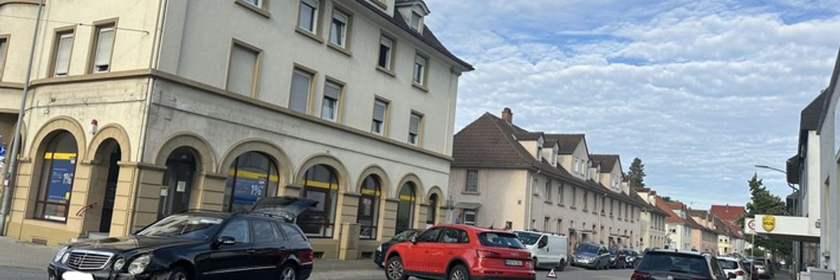 FW Weinheim: Verkehrsunfall mit mehreren PKW auf der Mannheimer Straße