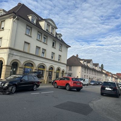 FW Weinheim: Verkehrsunfall mit mehreren PKW auf der Mannheimer Straße