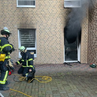 FW-DO: Zimmerbrand in Dortmund-Kirchlinde - 15 Personen betreut