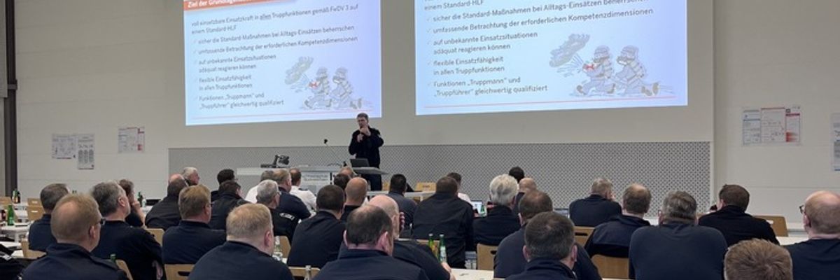 FW Kreis Soest: Neue Grundlagenausbildung: Gemeinsam für den Einsatz gerüstet / ARGE SCHU informiert Führungskräfte und Ausbilder