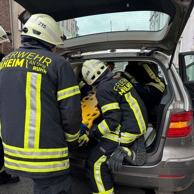 FW-MH: Arbeitsreicher Samstagnachmittag bei der Feuerwehr Mülheim an der Ruhr