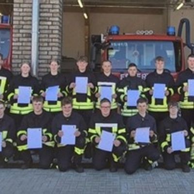 FW Südheide: 15 neue Feuerwehrleute aus der Gemeinde Südheide und 6 Mitglieder aus der Gemeinde Faßberg erreichen die "Qualifikationsstufe Einsatzfähigkeit"
