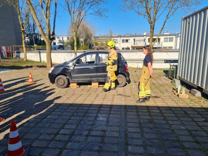 FW Paderborn: Girls'Day bei der Feuerwehr Paderborn - Ein spannender Tag voller neuer Eindrücke