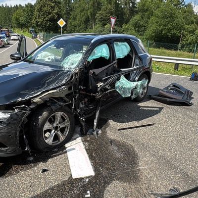 FW VG Westerburg: Verkehrsunfall im Kreuzungsbereich - vier Leichtverletzte