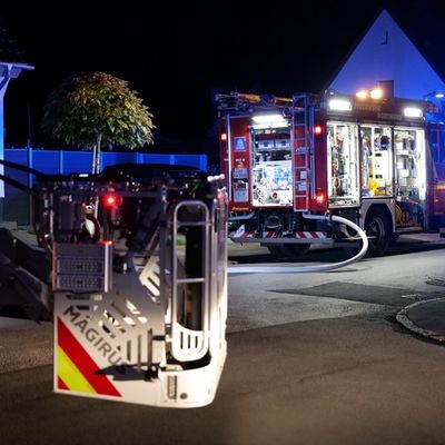 FW-DO: Nächtlicher Wohnungsbrand in Dortmund Kurl
