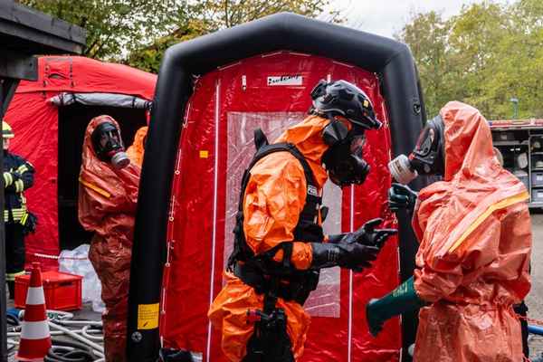 Feuerwehr MTK: Polizei und Feuerwehr trainieren gemeinsam für außergewöhnliche Einsatzlagen