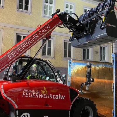 KFV-CW: Großbrand fordert Einsatzkräfte in Calwer Innenstadt - Zwei Leichtverletzte im Krankenhaus behandelt