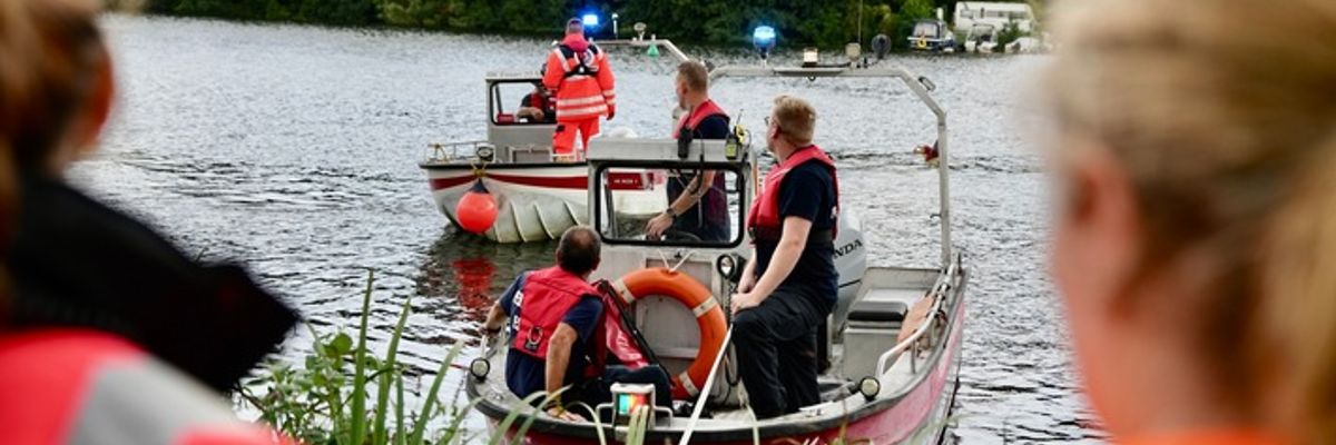 FW-E: Vermisste Person - Umfangreiche Suchmaßnahmen an der Ruhr